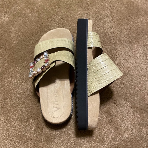 New Women’s Vicenza Embellished Buckle Sandals by Anthropologie!🔥🔥🔥 - Picture 5 of 11